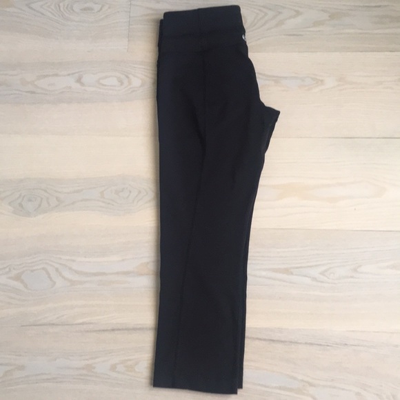 Lululemon NWOT -SIZE4- Black Crop Leggings - Picture 6 of 6